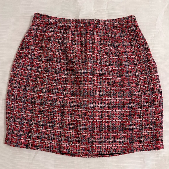 About Use Pocketed Mini Skirt - Picture 2 of 3
